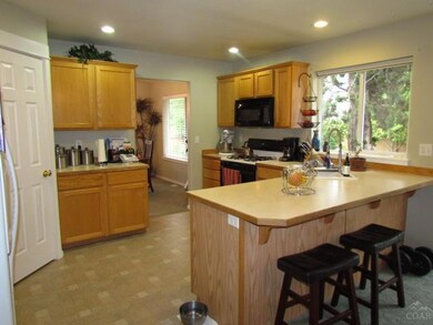 2941 NW 17th St, Redmond, OR 97756 - photo 5