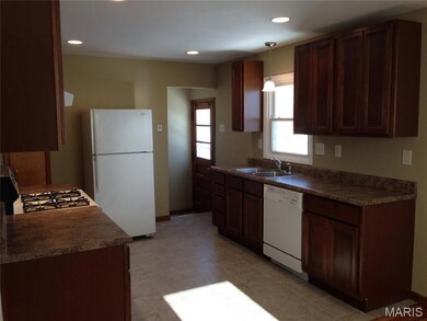 10224 Dandridge Dr, Saint Louis, MO 63123 - photo 5