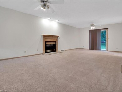 4674 Hawthorne Ave, Sheffield Lake, OH 44054 - photo 4