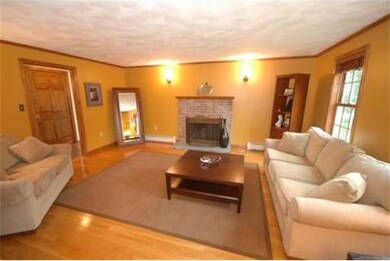 135 Laconia Cir, North Andover, MA 01845 - photo 7