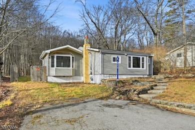 33 Setting Sun Trail, West Milford, NJ 07480 - photo 2