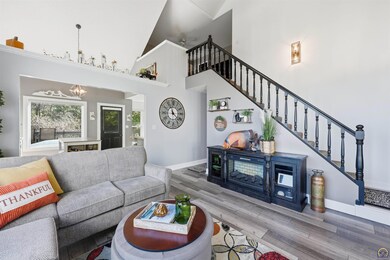 3638 SW Willow Brook Ct, Topeka, KS 66614 - photo 5