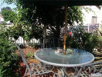 1129 E 124th St, Los Angeles, CA 90059 - photo 4