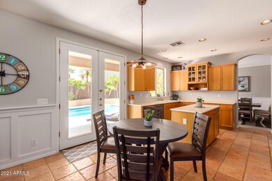 Eat-in Kitchen