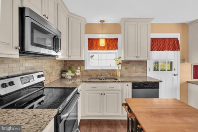 331 Miller Dr, Strasburg, VA 22657 - photo 3