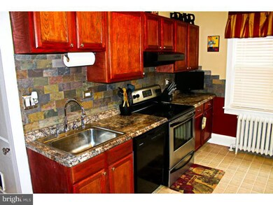 142 W Elm St, Reading, PA 19607 - photo 7