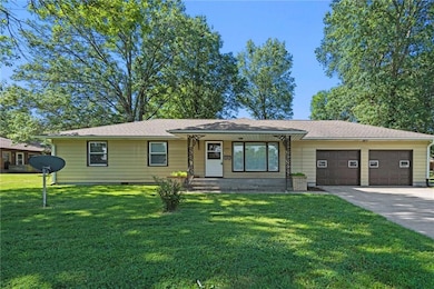 603 Summit St, Butler, MO 64730 - photo 2