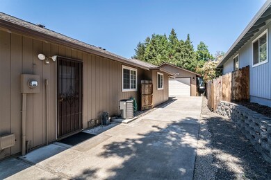 2715 Roberts Rd, Medford, OR 97504 - photo 6