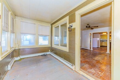 1 Entryway 2