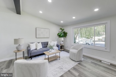 18905 Red Oak Ln, Triangle, VA 22172 - photo 4