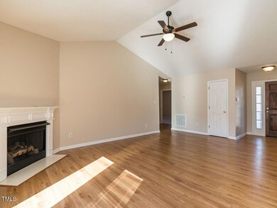 006-1280x960-family-room