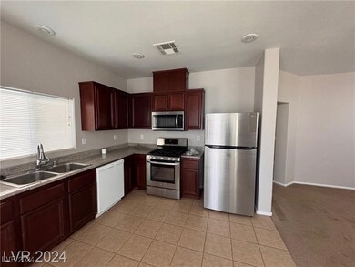 6754 Oak Mist St, Las Vegas, NV 89139 - photo 5