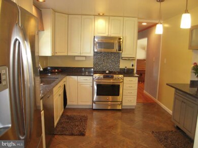 17517 Queen Elizabeth Dr, Olney, MD 20832 - photo 7