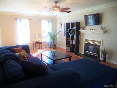 PIC.2 - FAMILY ROOM
