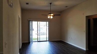 5101 Playpen Dr unit 7, Jacksonville, FL 32210 - photo 2