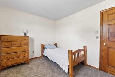 62 Meadow Rd, Spencer, MA 01562 - photo 4