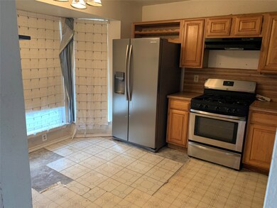 10919 Thorncliff Dr, Humble, TX 77396 - photo 3