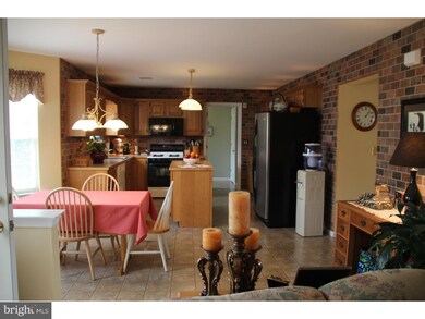 17 Firethorn Dr, Perkasie, PA 18944 - photo 4