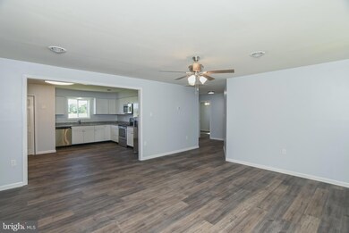 706 Lakeview Dr, Colonial Beach, VA 22443 - photo 7