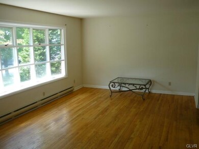 1819 Johnston Dr, Bethlehem, PA 18017 - photo 3