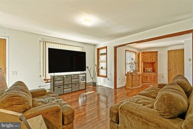 512 SE Lakeshore Dr, Millville, NJ 08332 - photo 6