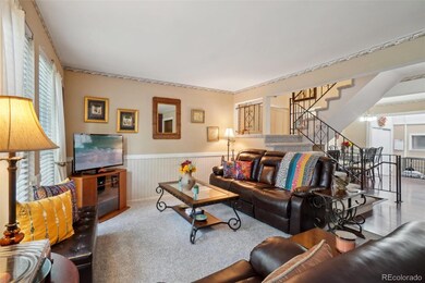 11705 E Canal Dr, Aurora, CO 80011 - photo 4