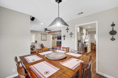 917 Bedford Ct W, Hurst, TX 76053 - photo 6