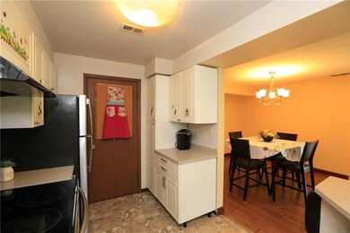 Kitchen pantries