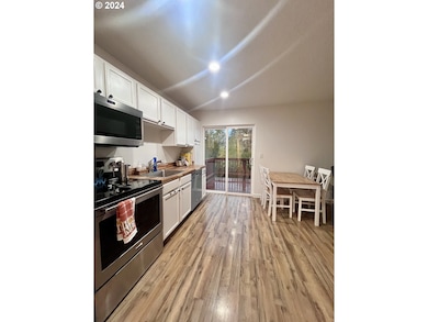 108 Enos St, Amity, OR 97101 - photo 5