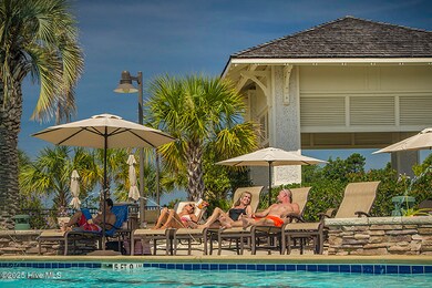 5 Pool Side