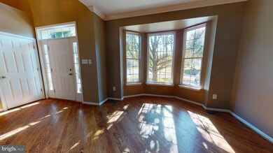 11201 Little Fox Ln, Germantown, MD 20876 - photo 3