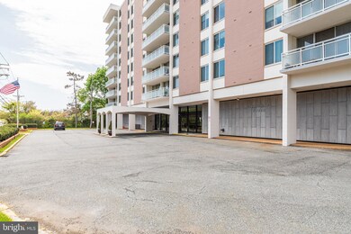 Strathmore Tower unit 303, Baltimore, MD 21215 - photo 5