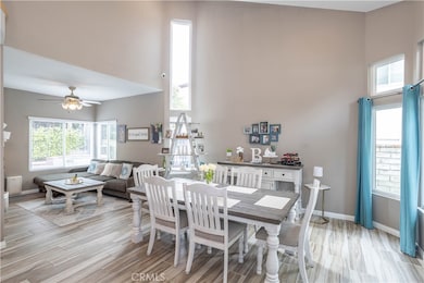 28412 Fig Ct, Santa Clarita, CA 91390 - photo 3