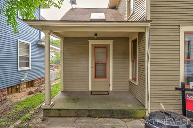 4 Union Ave NE-9