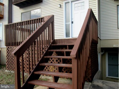 11373 Laurelwalk Dr, Laurel, MD 20708 - photo 2