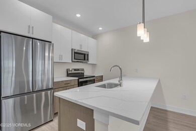 19 Carr Ave unit 211, Keansburg, NJ 07734 - photo 7