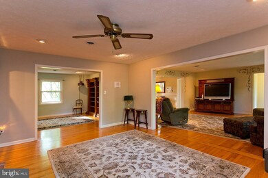 148 West St, Stephens City, VA 22655 - photo 5