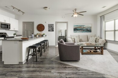 2025_04_April_804_Riverfront_Pkwy_Unit_4