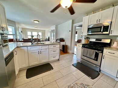 15-17 Lesher St unit 2, Boston, MA 02131 - photo 2