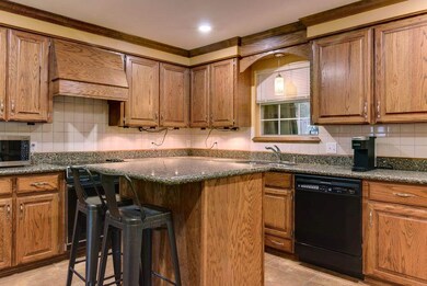 304 Cavite Place, Wake Village, TX 75501 - photo 4