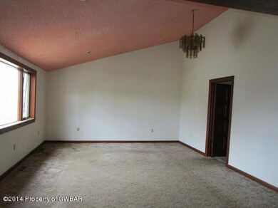 82 Simon Block Ave 016