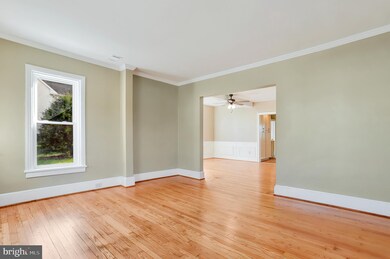 434 W Queen St, Chambersburg, PA 17201 - photo 7