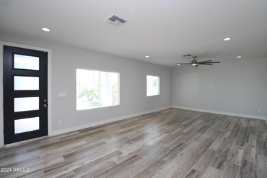 2140 E Palm Ln, Phoenix, AZ 85006 - photo 4