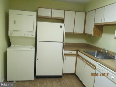15101 Interlachen Dr unit 405, Silver Spring, MD 20906 - photo 3