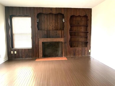 611 W Acheson St, Denison, TX 75020 - photo 2