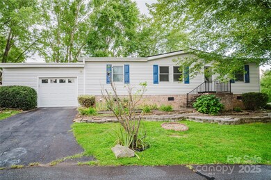 402 Deerfield Ct, Hendersonville, NC 28792 - photo 4