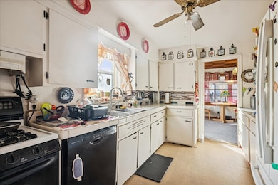 29652 W Roberts Rd, Island Lake, IL 60042 - photo 6