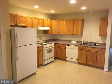 56 Litchfield Ln W, Martinsburg, WV 25405 - photo 6