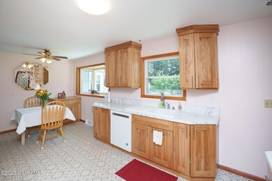 31 Meadow Dr, Troy, NY 12180 - photo 7