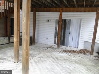 10409 Glen Spring Ln, Bowie, MD 20720 - photo 7